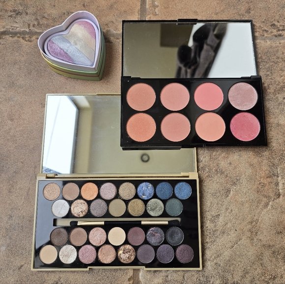 REVOLUTION | Makeup Beauty 3 Bundle - Picture 2 of 2